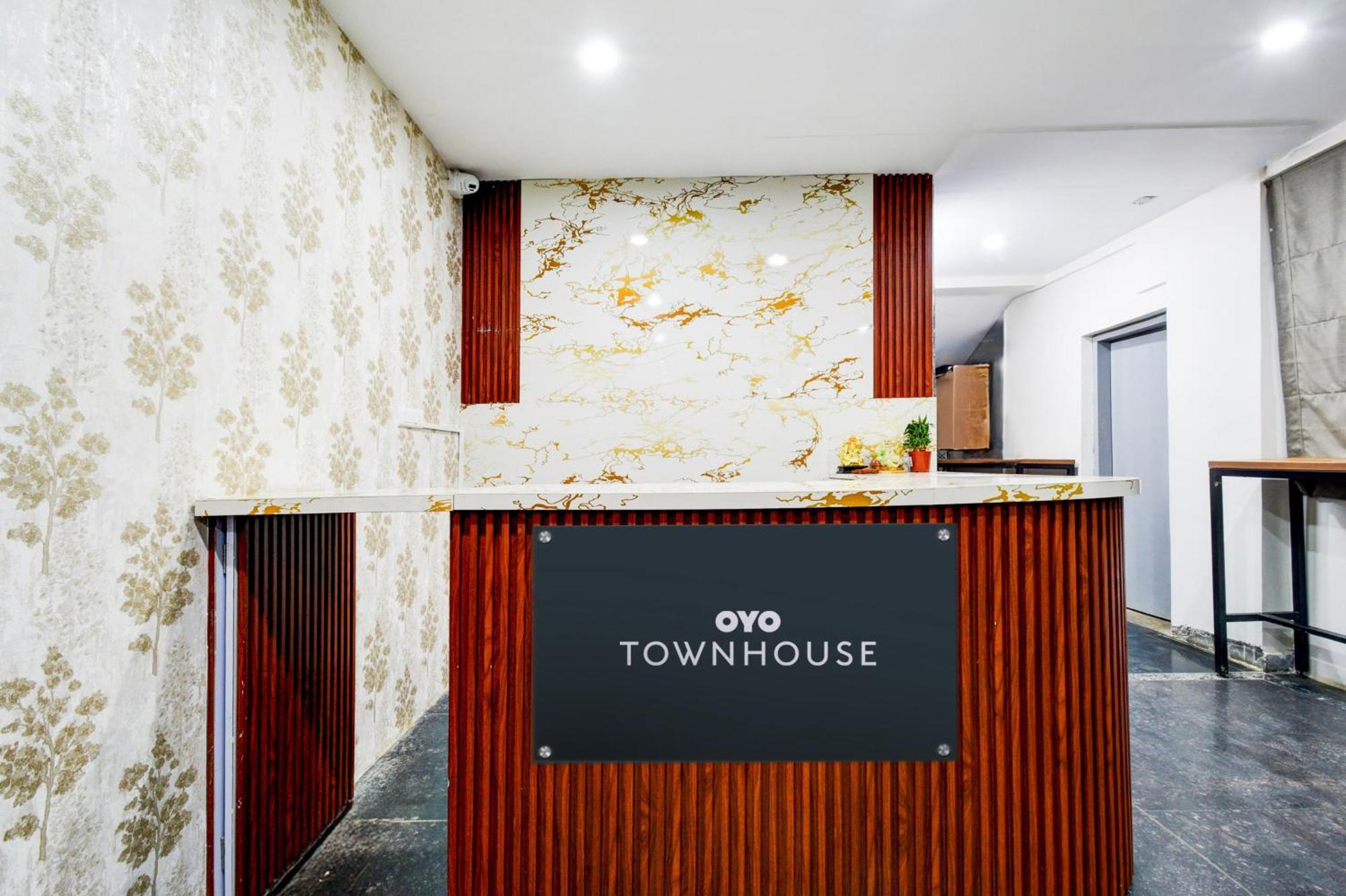 Super Townhouse Unnam Hotels Backside Of Tabala Rasa Pub, Financial District Hyderabad Exterior photo