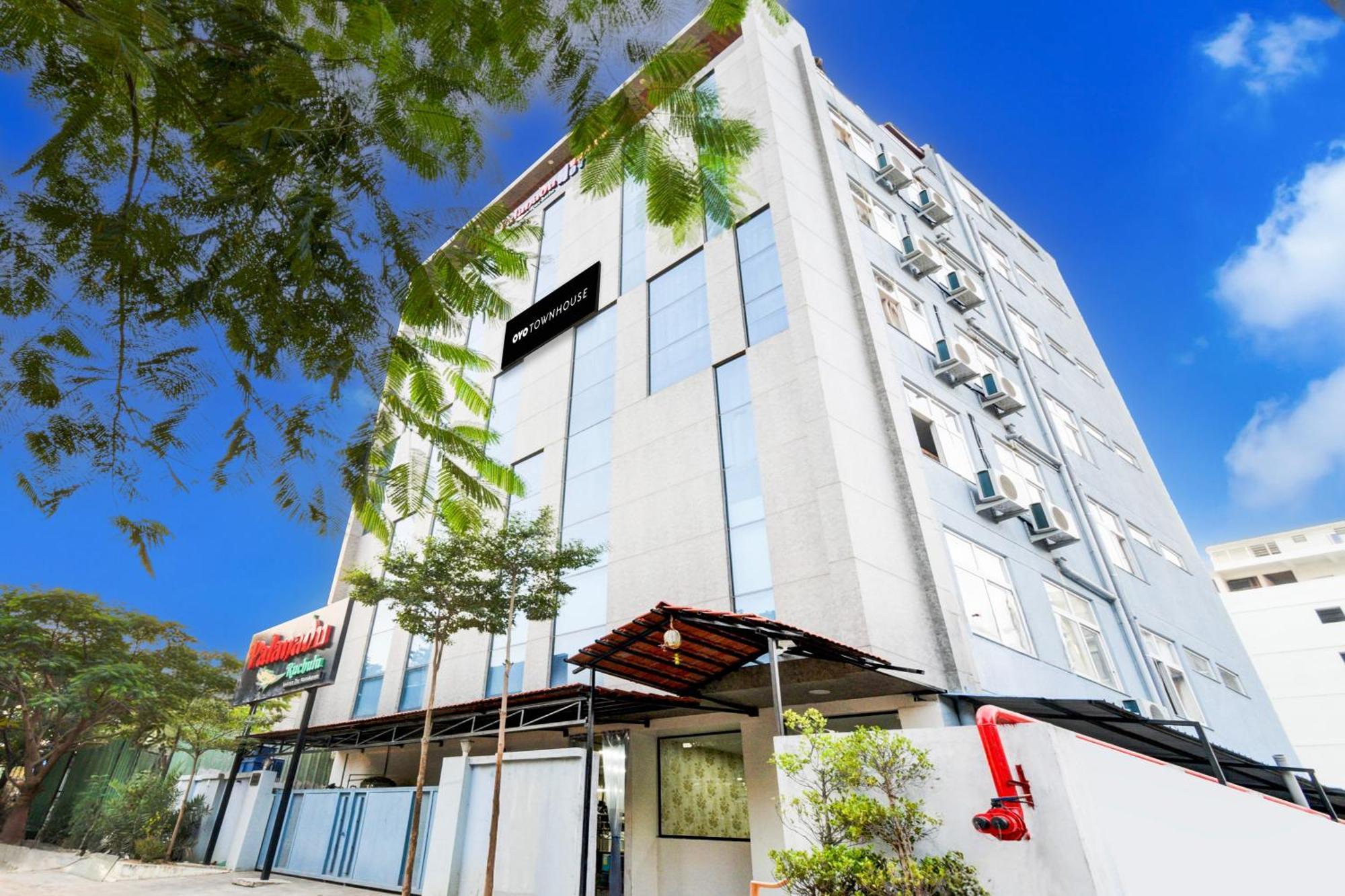 Super Townhouse Unnam Hotels Backside Of Tabala Rasa Pub, Financial District Hyderabad Exterior photo