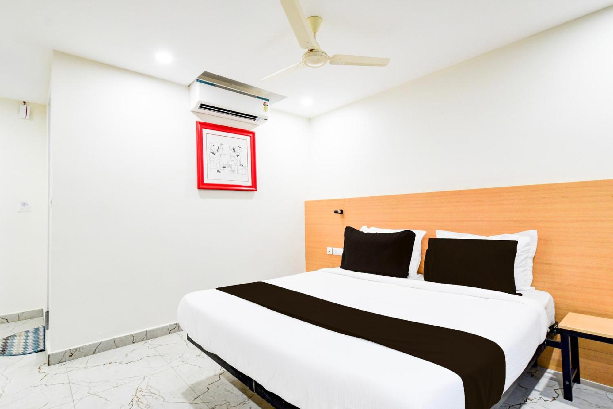 Super Townhouse Unnam Hotels Backside Of Tabala Rasa Pub, Financial District Hyderabad Exterior photo